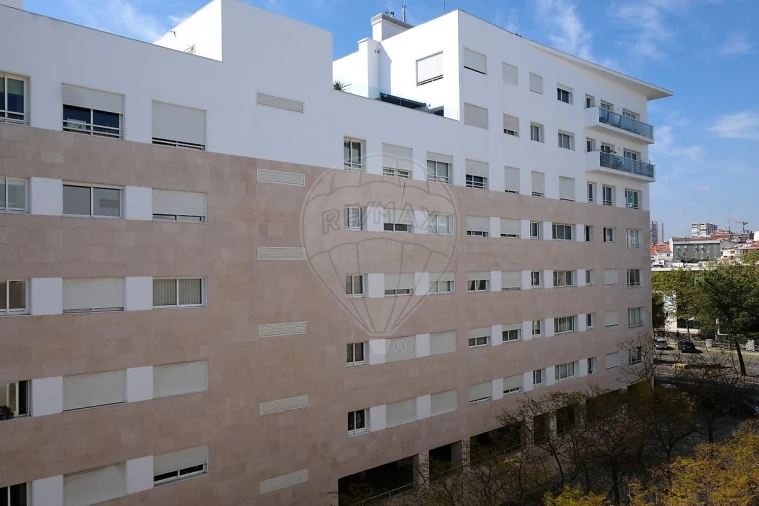 Apartamento T1 para Arrendamento em Parque das Nações Foto 8