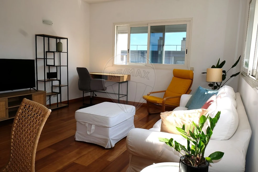 Apartamento T1 para Arrendamento em Parque das Nações Foto 3