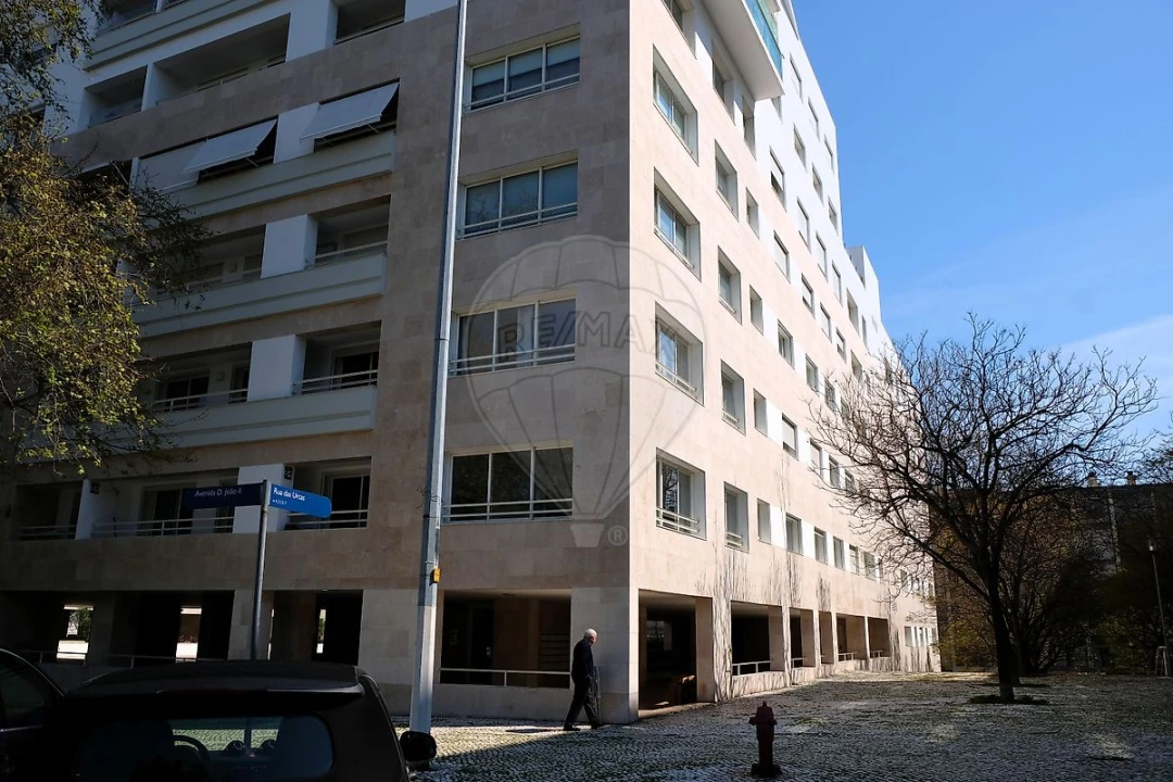 Apartamento T1 para Arrendamento em Parque das Nações Foto 18