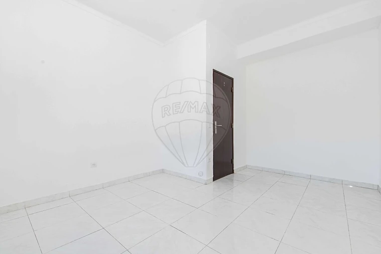Apartamento T2 para Arrendamento em Alto do Seixalinho, Santo André e Verderena Foto 9