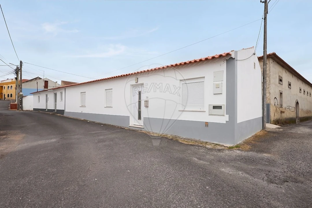 Moradia T2 para Venda em Ramalhal Foto 1