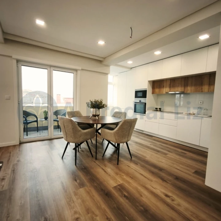 Apartamento T3 para Venda em Benfica Foto 1