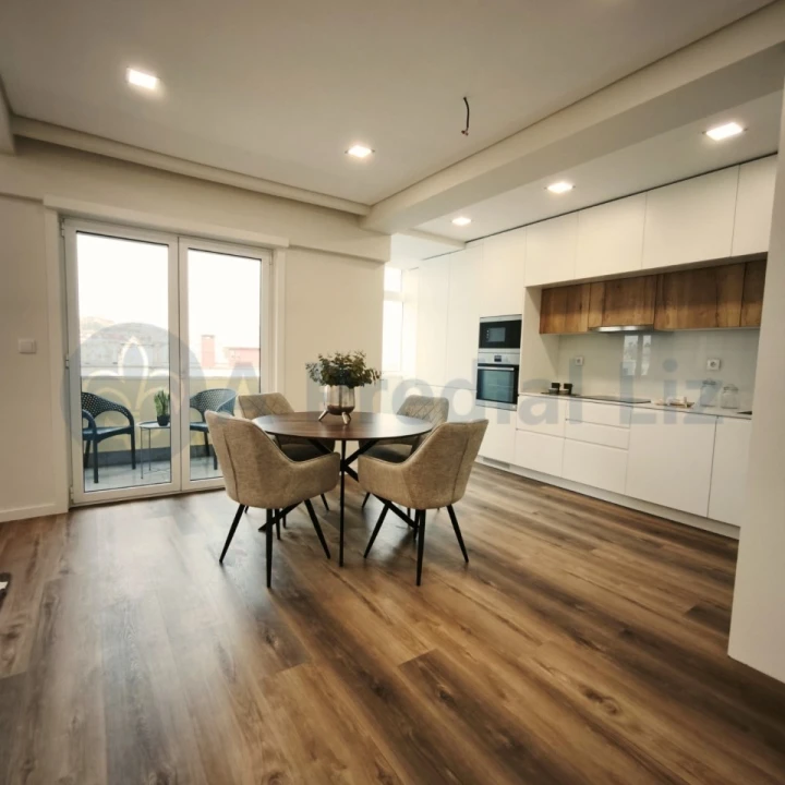 Apartamento T3 para Venda em Benfica Foto 5