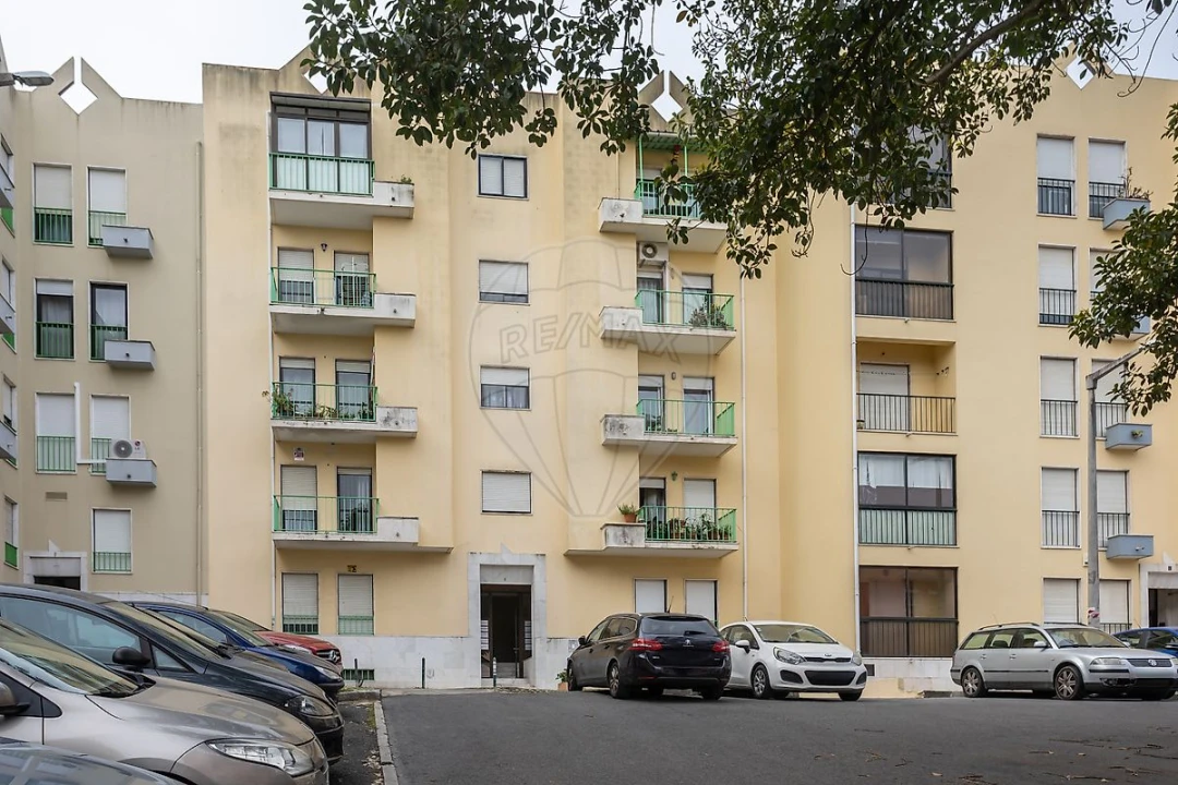 Apartamento T3 para Venda em Pontinha e Famões Foto 37