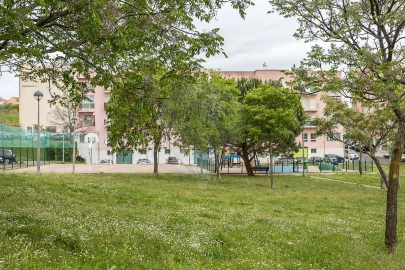 Apartamento T3 para Venda em Pontinha e Famões