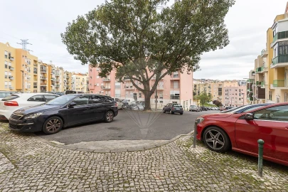 Apartamento T3 para Venda em Pontinha e Famões