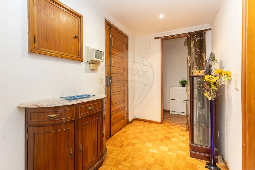 Apartamento T3 para Venda em Pontinha e Famões Foto 12