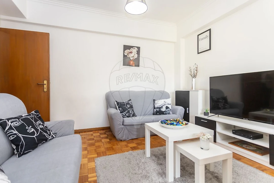 Apartamento T3 para Venda em Pontinha e Famões Foto 8