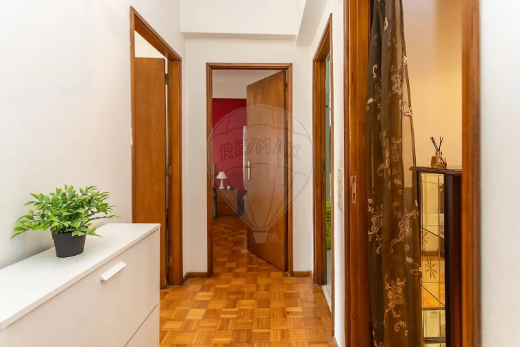 Apartamento T3 para Venda em Pontinha e Famões Foto 15