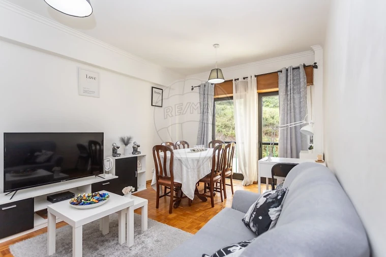 Apartamento T3 para Venda em Pontinha e Famões Foto 2