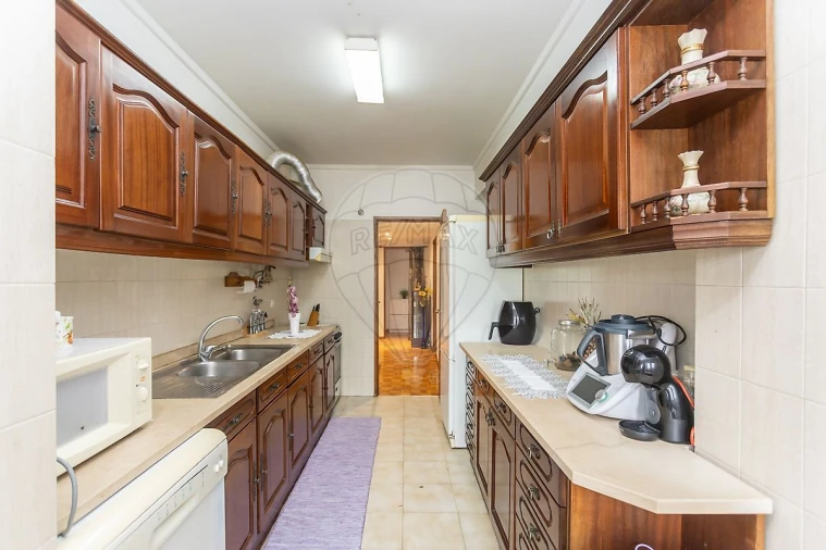 Apartamento T3 para Venda em Pontinha e Famões Foto 16