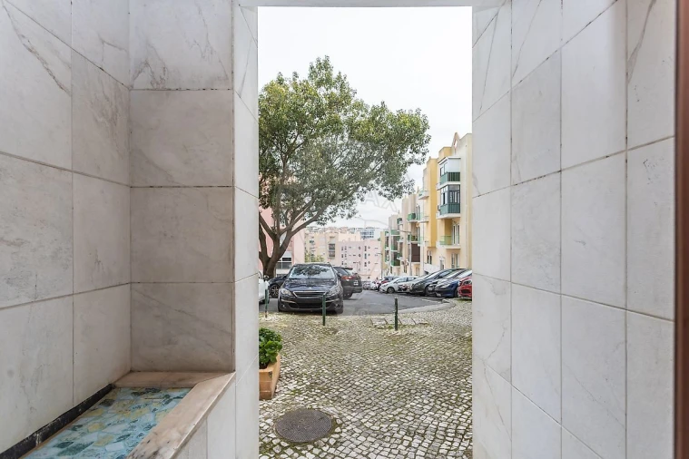 Apartamento T3 para Venda em Pontinha e Famões Foto 35