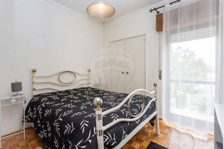 Apartamento T3 para Venda em Pontinha e Famões Foto 17