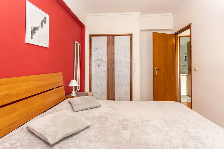 Apartamento T3 para Venda em Pontinha e Famões Foto 28