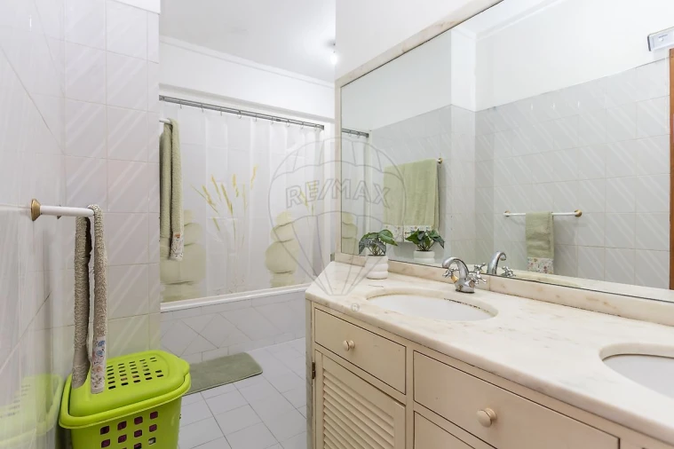 Apartamento T3 para Venda em Pontinha e Famões Foto 22