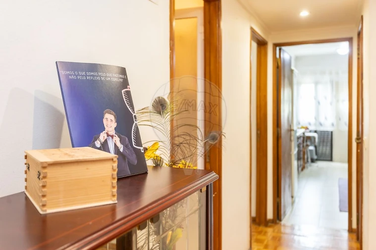 Apartamento T3 para Venda em Pontinha e Famões Foto 10