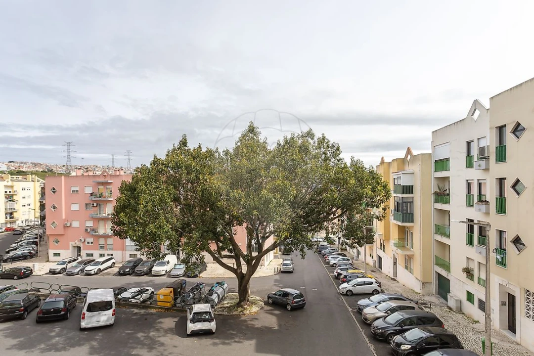 Apartamento T3 para Venda em Pontinha e Famões Foto 33