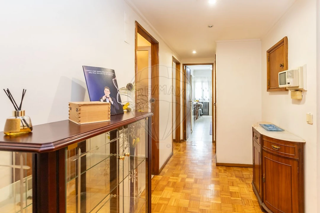 Apartamento T3 para Venda em Pontinha e Famões Foto 1