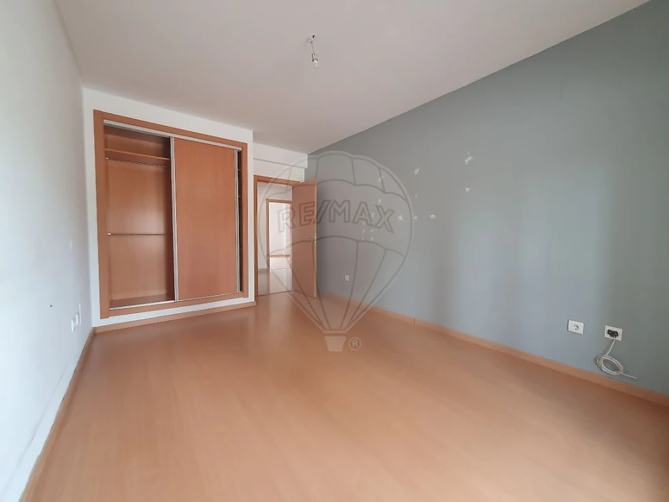 Apartamento T4 para Venda em Pinhal Novo Foto 22