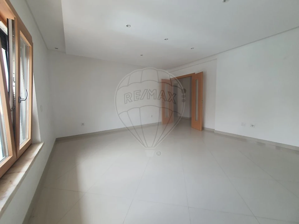 Apartamento T4 para Venda em Pinhal Novo Foto 14