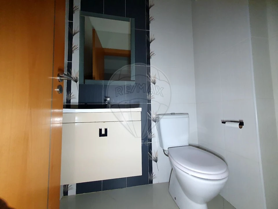 Apartamento T4 para Venda em Pinhal Novo Foto 30