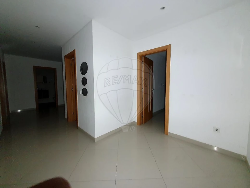 Apartamento T4 para Venda em Pinhal Novo Foto 3