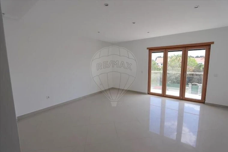 Apartamento T4 para Venda em Pinhal Novo Foto 5