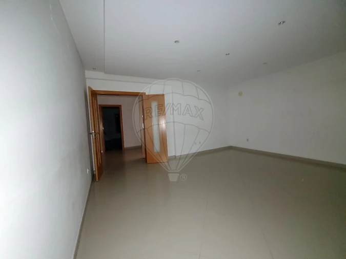 Apartamento T4 para Venda em Pinhal Novo Foto 10