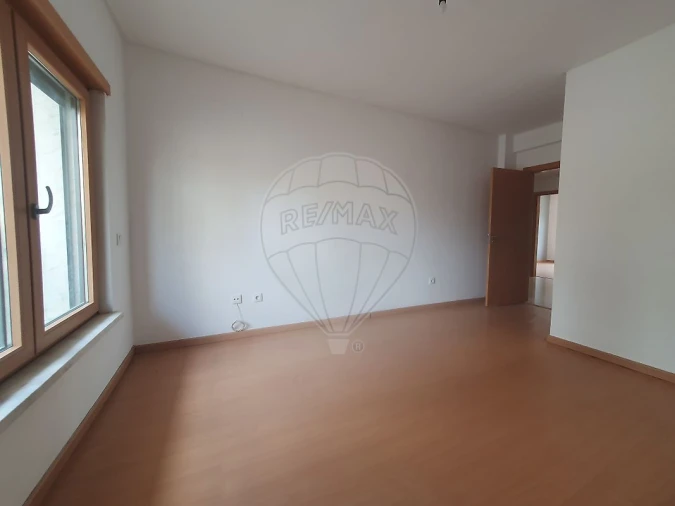 Apartamento T4 para Venda em Pinhal Novo Foto 21