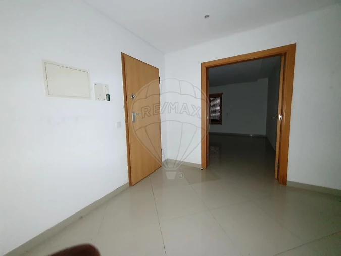Apartamento T4 para Venda em Pinhal Novo Foto 5