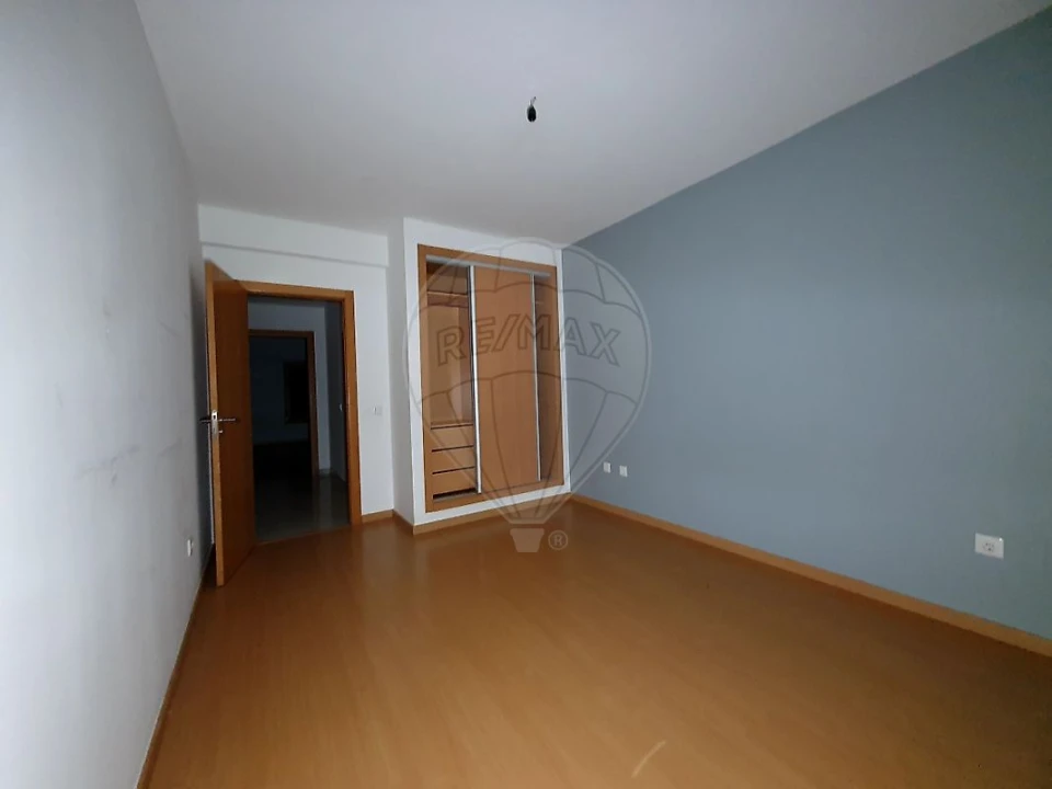 Apartamento T4 para Venda em Pinhal Novo Foto 12
