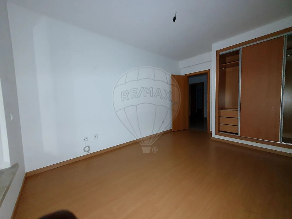 Apartamento T4 para Venda em Pinhal Novo Foto 13