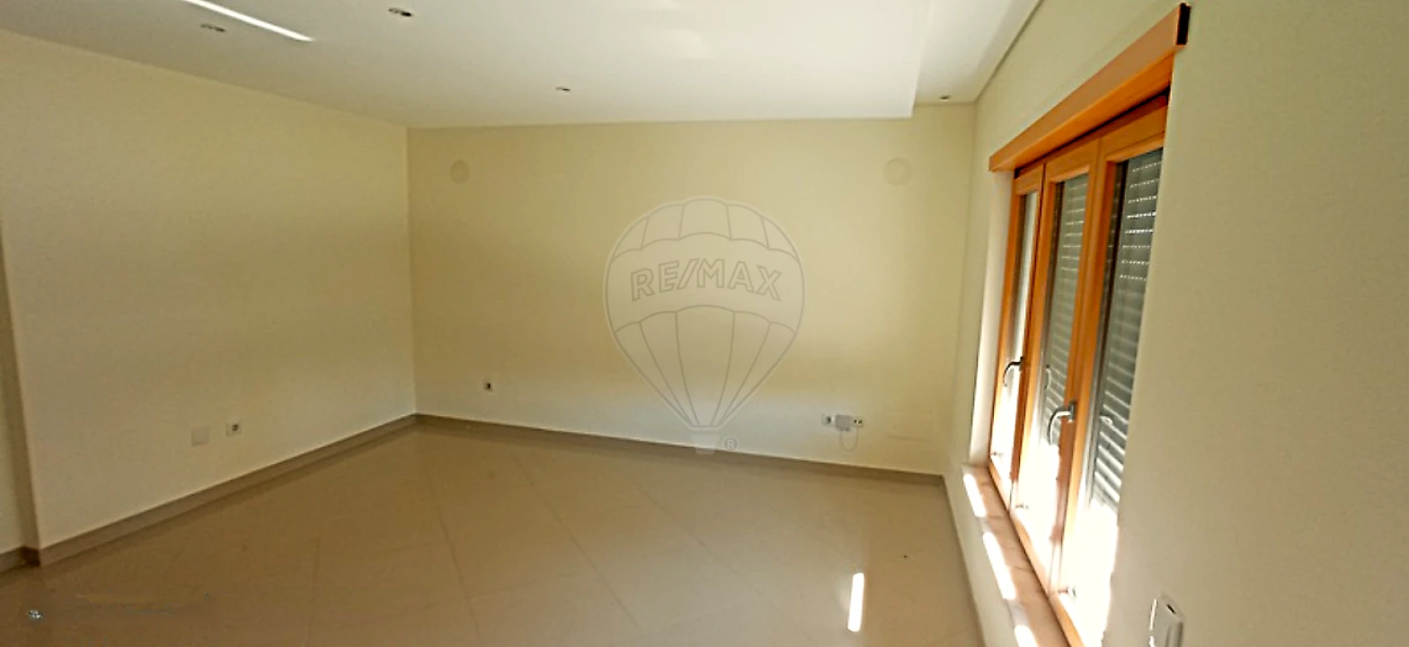 Apartamento T4 para Venda em Pinhal Novo Foto 10