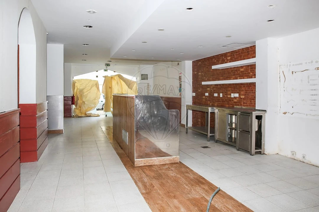 Loja para Venda em Castanheira do Ribatejo e Cachoeiras Foto 15