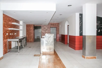 Loja para Venda em Castanheira do Ribatejo e Cachoeiras