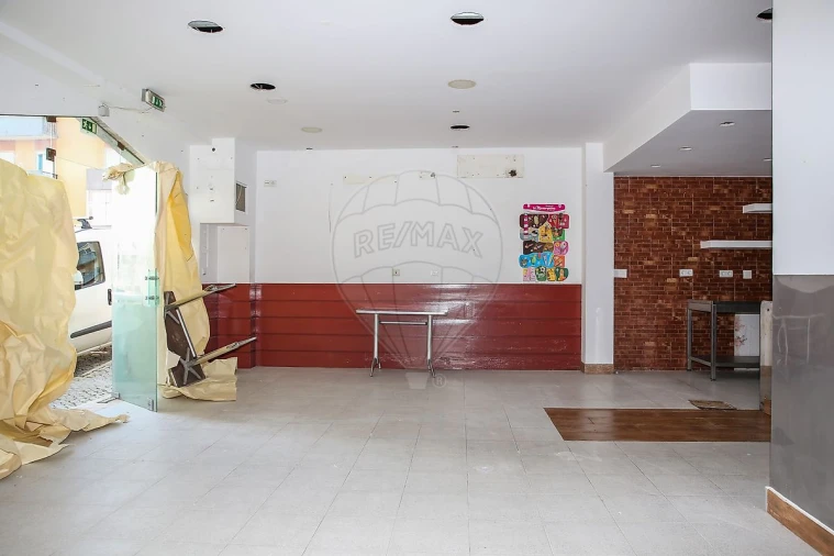 Loja para Venda em Castanheira do Ribatejo e Cachoeiras Foto 12