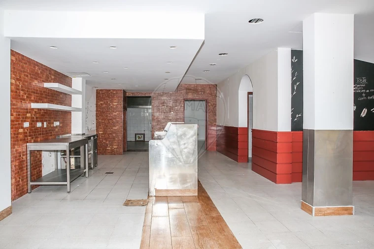 Loja para Venda em Castanheira do Ribatejo e Cachoeiras Foto 8