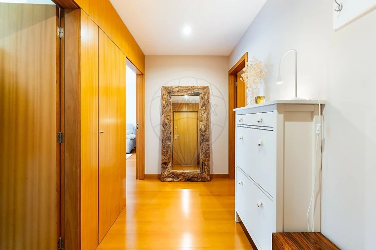 Apartamento T3 para Venda em Campanhã Foto 2