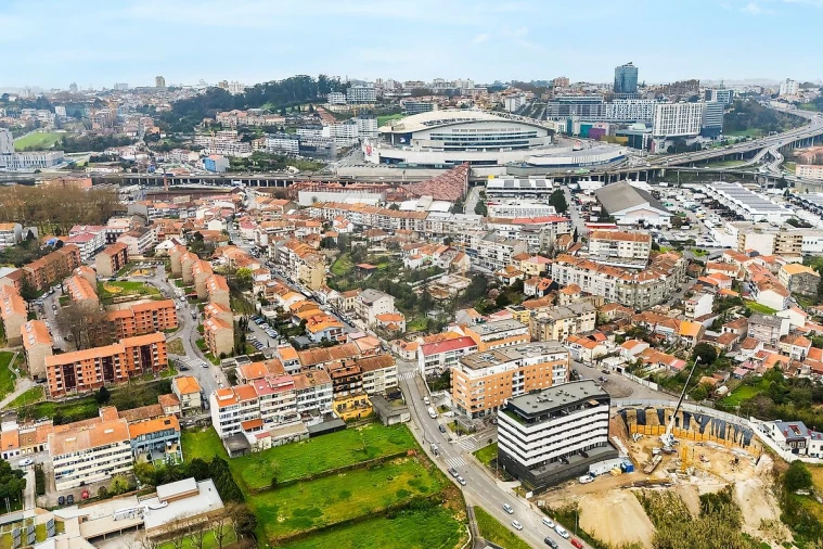Apartamento T3 para Venda em Campanhã Foto 33