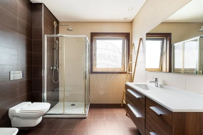 Moradia T3 para Venda em Oliveira do Douro