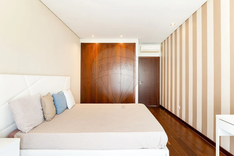 Moradia T3 para Venda em Oliveira do Douro Foto 21