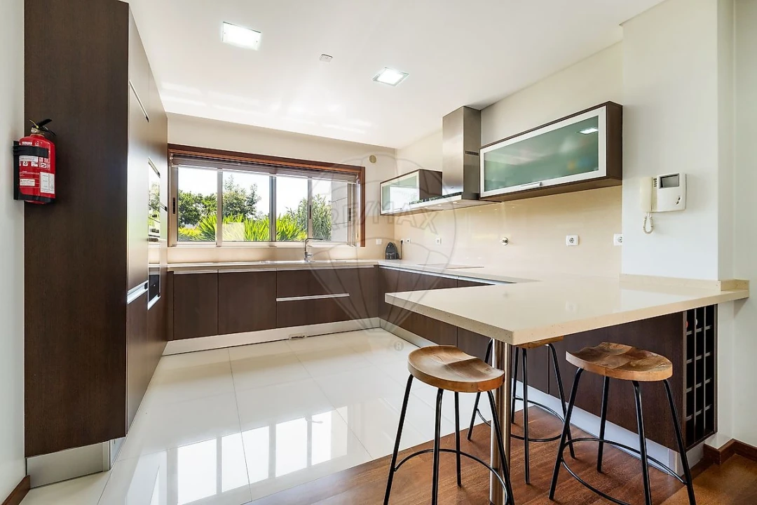 Moradia T3 para Venda em Oliveira do Douro Foto 9