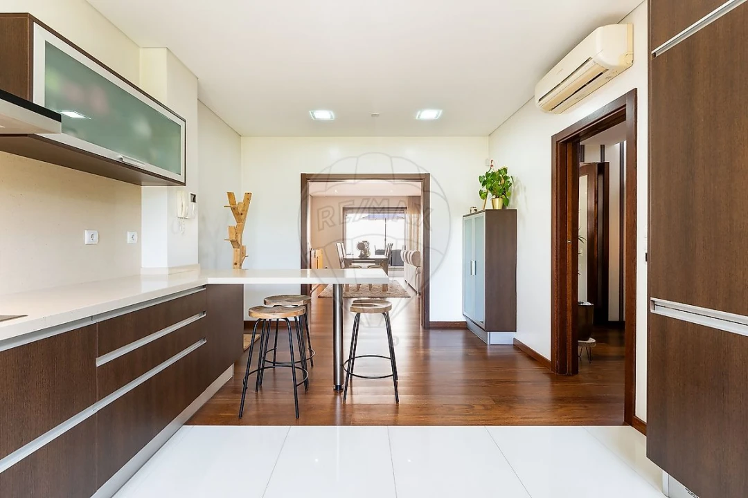 Moradia T3 para Venda em Oliveira do Douro Foto 11