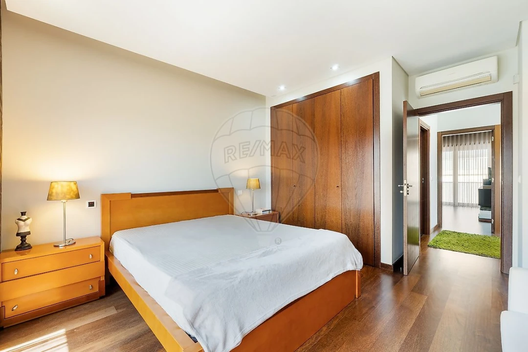 Moradia T3 para Venda em Oliveira do Douro Foto 14