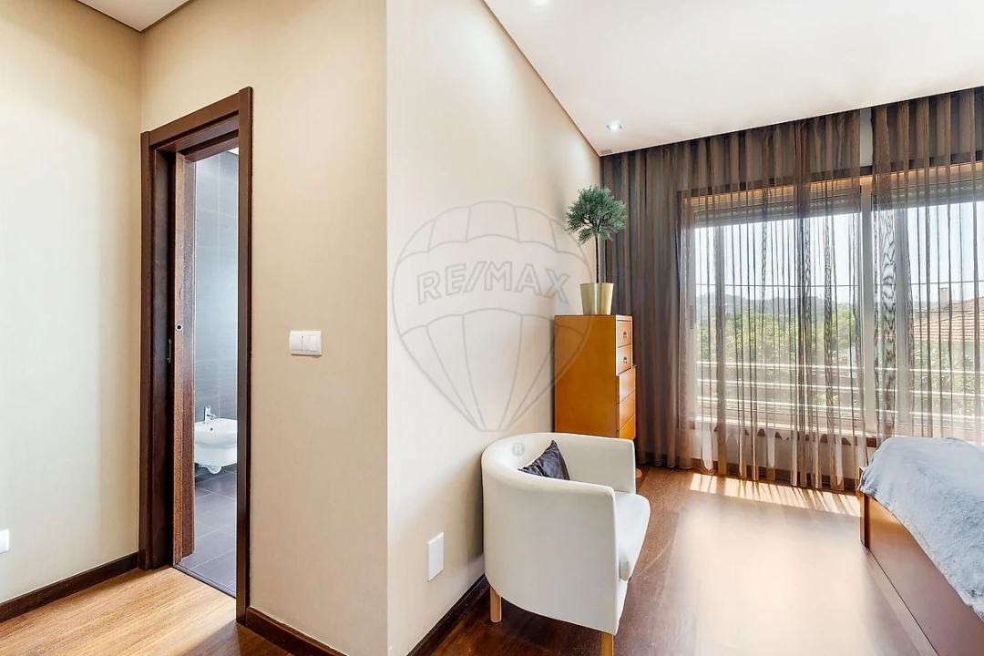 Moradia T3 para Venda em Oliveira do Douro Foto 15