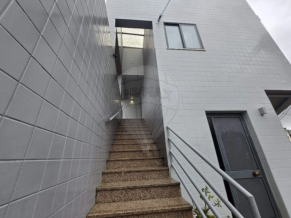 Apartamento T3 para Venda em Pedrouços Foto 2