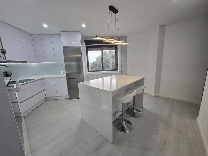 Apartamento T3 para Venda em Pedrouços Foto 8