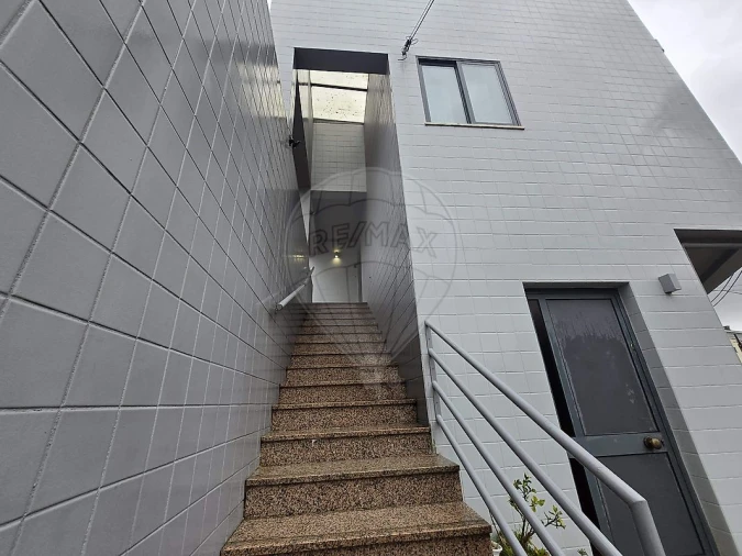 Apartamento T3 para Venda em Pedrouços Foto 2