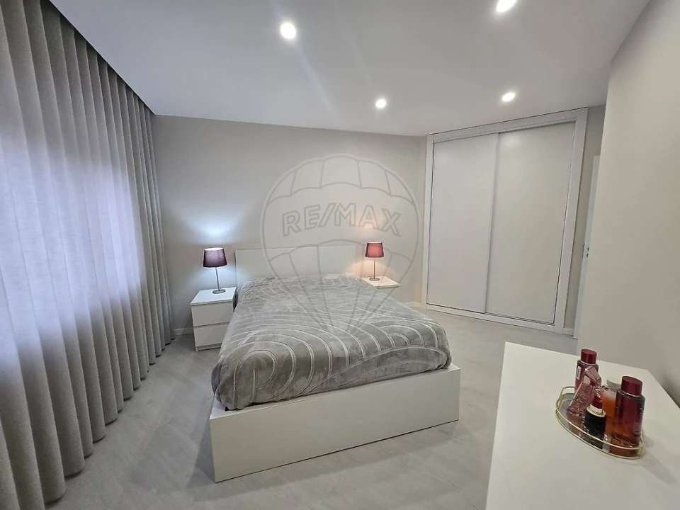 Apartamento T3 para Venda em Pedrouços Foto 19