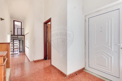 Moradia T2 para Venda em São João das Lampas e Terrugem